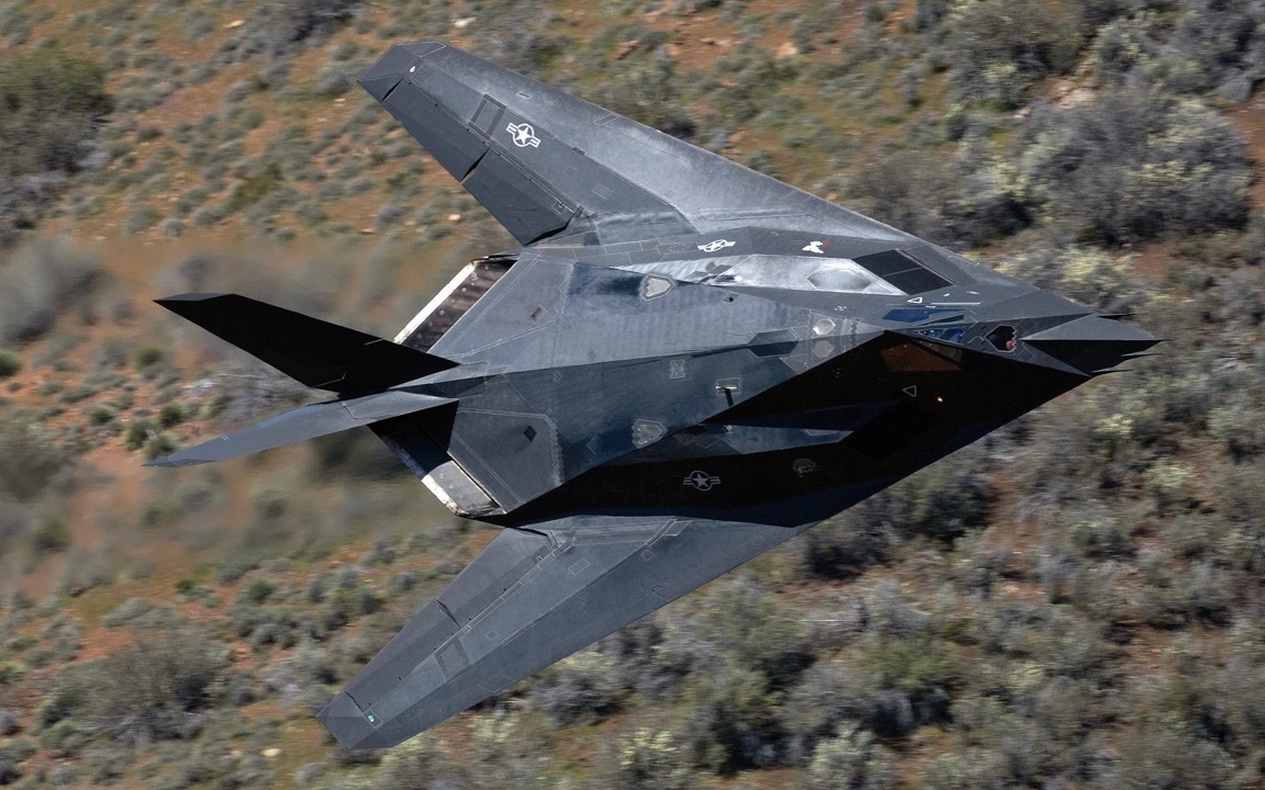 F-117A Night Hawk Bomber (B)